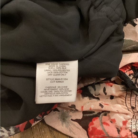 JOIE Ellar silk floral long sleeve romper shorts in Caviar multi size large - Picture 7 of 8